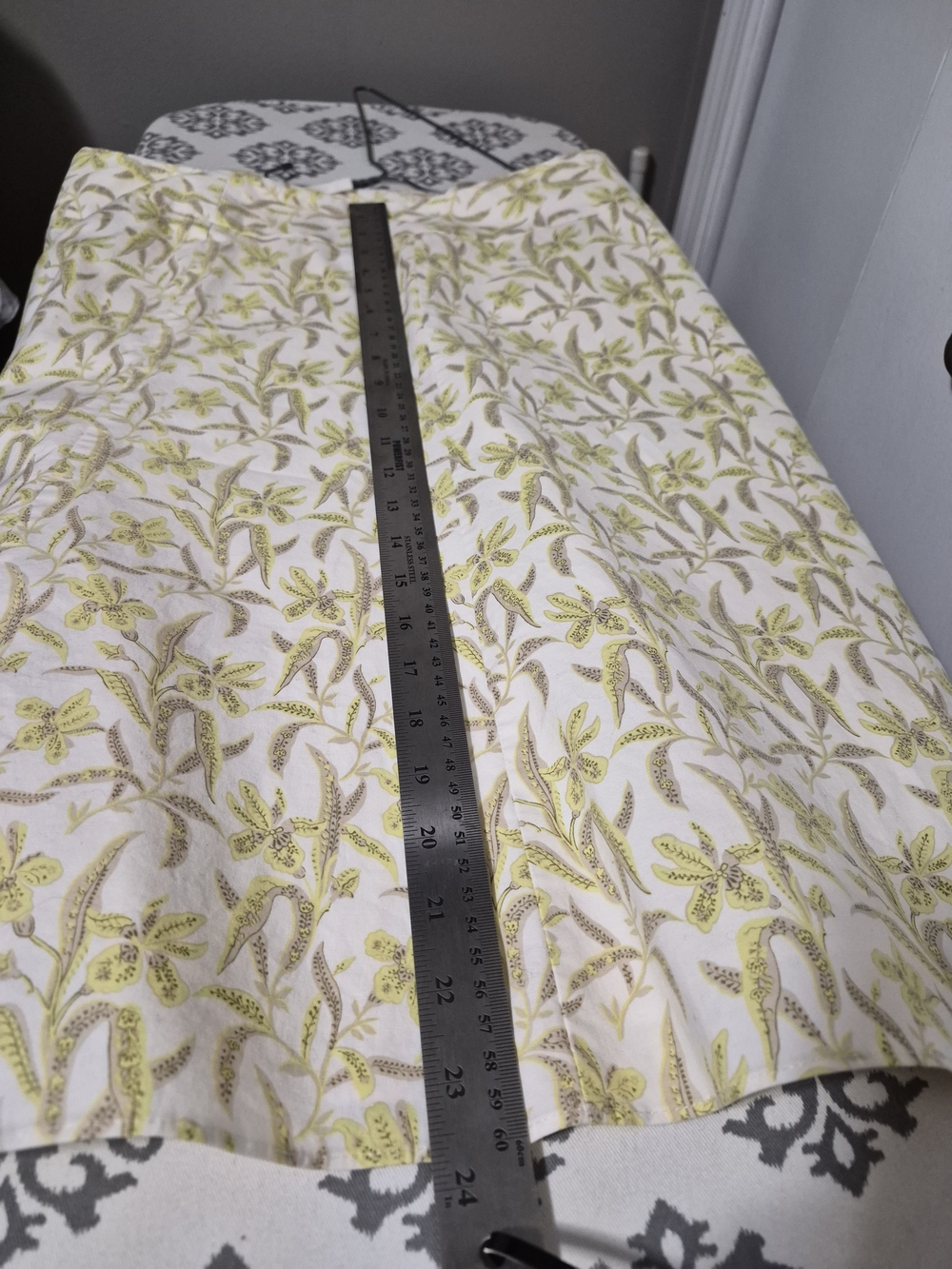 GAP Cream A-Line Skirt with Yellow Leaf Embroidery - Picture 7 of 7